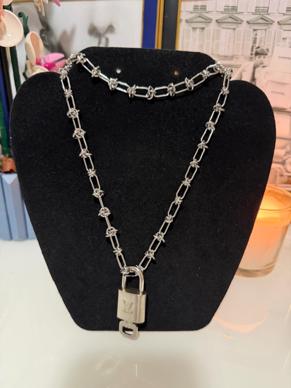Louis Vuitton Silver Padlock with 18k gold plated set. Number # 319 🩶
